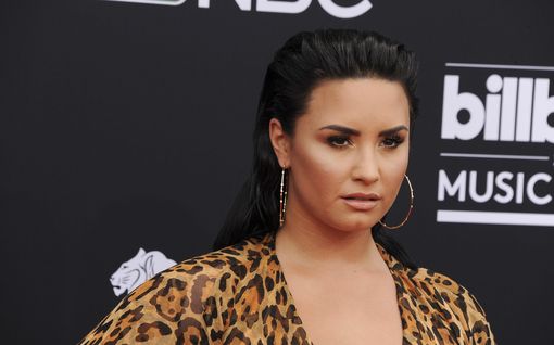 Demi Lovatolta harvinainen avautuminen seksuaali­suudestaan: ”Se oli valtava varoitusmerkki”