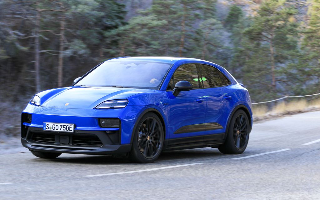 Mutkatiellä tämän auton 2,5 tonnin massa katoaa kuin taikaiskusta ja hauskuus alkaa