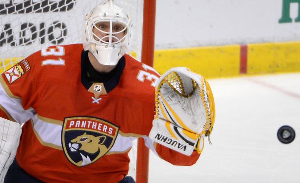 Antti Niemi pelasi kolme peliä Pittsburghissa, kaksi Florida Panthersissa ja siirtyy nyt Montrealiin.