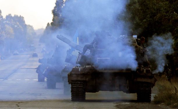 Ukrainan armeijan panssarit partioivat Mariupolissa syyskuussa.