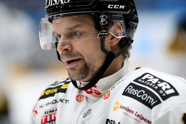 Janne Pesonen kertoi lopettavansa uransa.