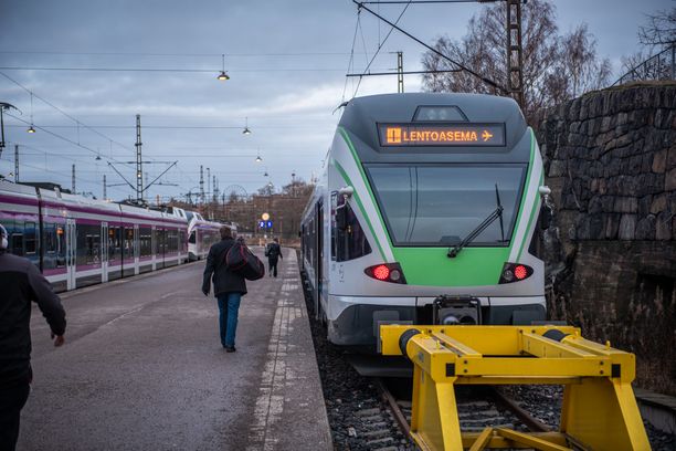 I- ja P-junat liikennöivät Helsingin ja Helsinki-Vantaan lentoaseman välillä.