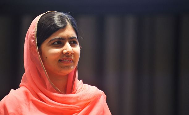 Malala Yousafzai iloitsi opiskelupaikastaan Twitterissä.