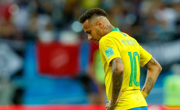 Brasilialaishyökkääjä Neymar vältteli median kohtaamista kotimaassaan.