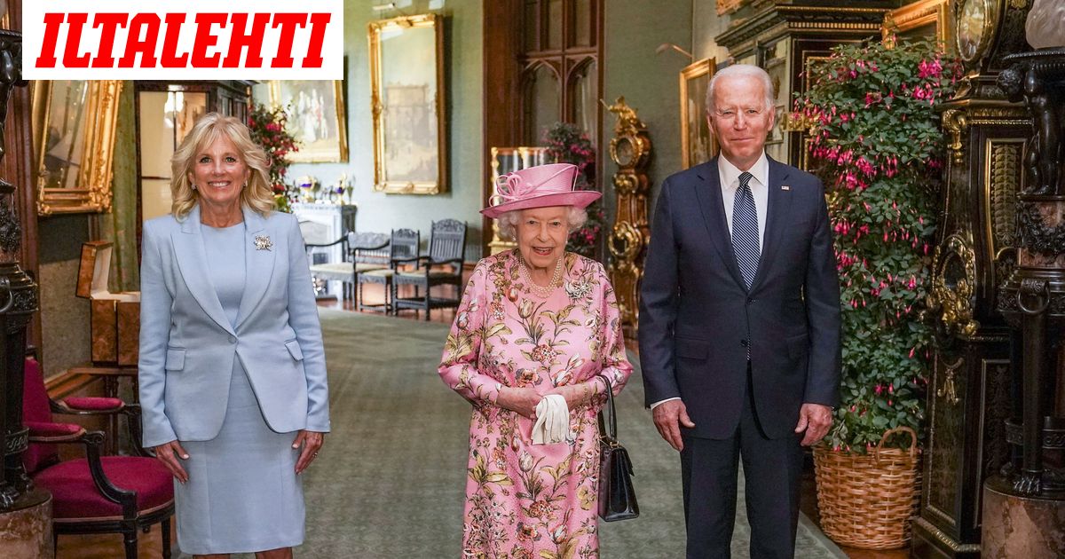 Joe Biden kävi kuningatar Elisabetin luona teellä: "Hän muistuttaa äitiäni" - Vimarsana News