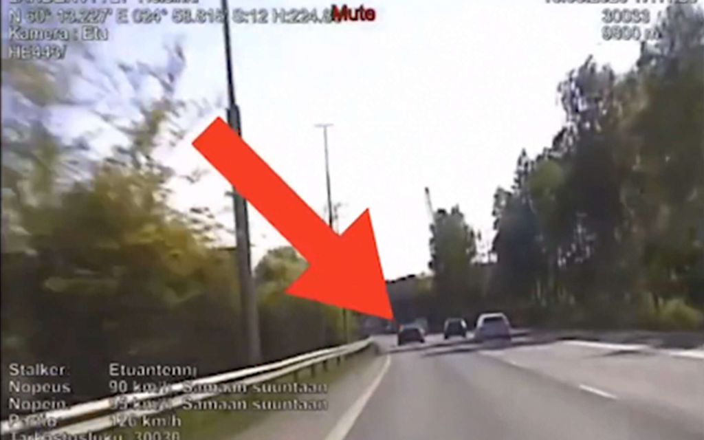 Video: Poikkeus­ajoluvan saanut 17-vuotias kaahasi 173 km/h – Kortti hyllylle