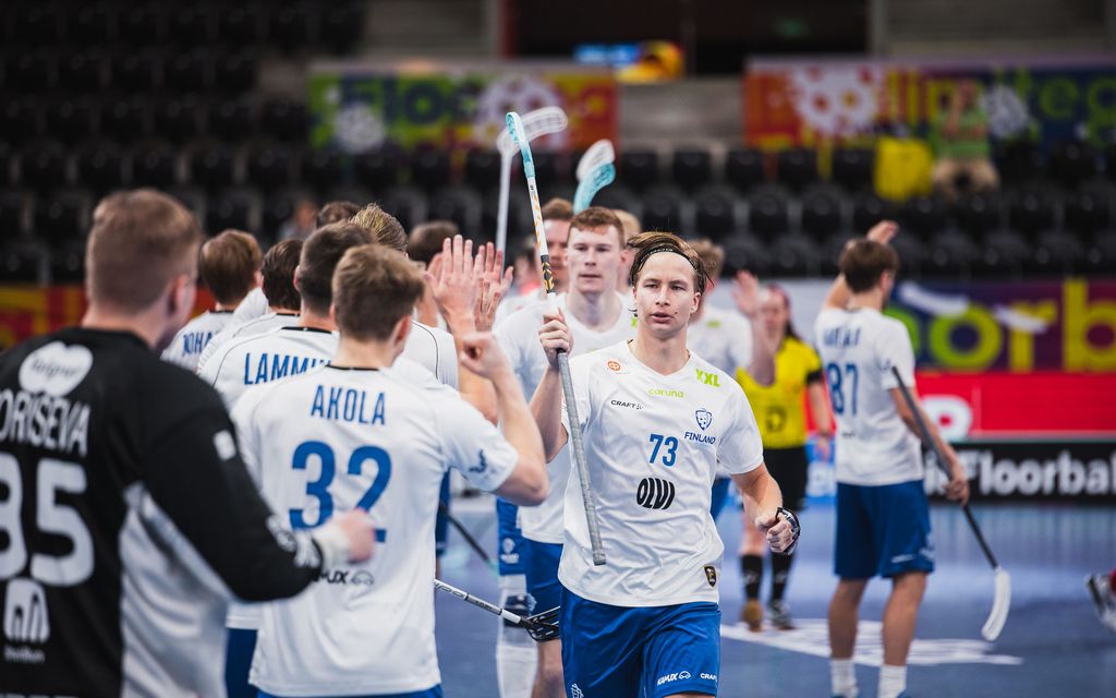 Suomi ryöpyttää Sveitsiä MM-kisojen pronssipelissä