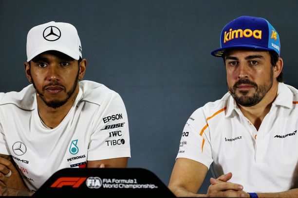 Lewis Hamilton ja Fernando Alonso ovat eri linjoilla siitä, mitä F1-kuljettajan kannattaa muilta vaatia.