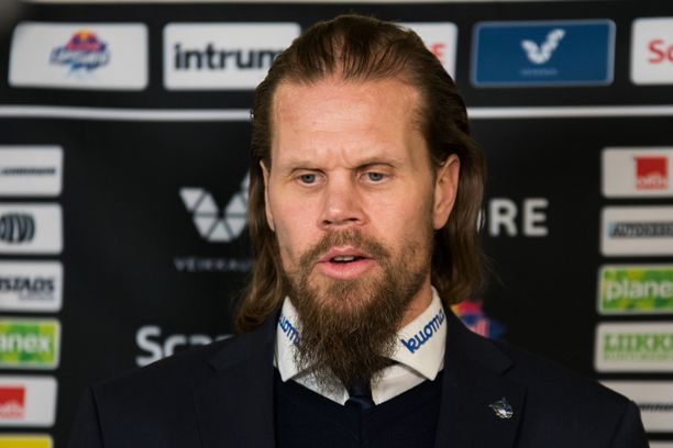 Olli Jokinen on Jukurien päävalmentaja.