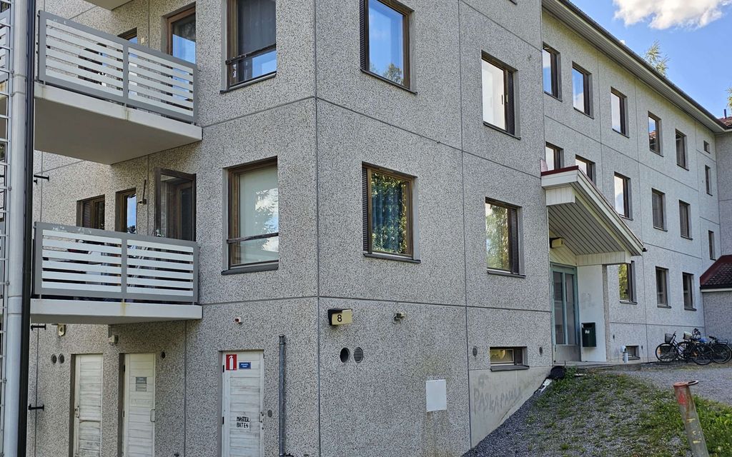 Surma seinä­naapurissa – Poliisi tutkii nyt erityisen raakana murhana
