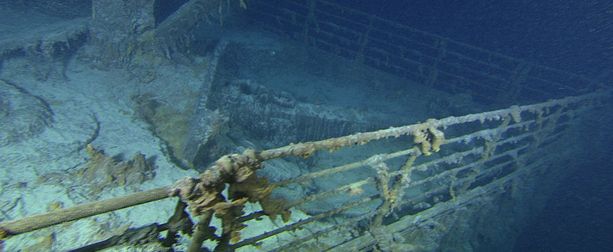 Kirja: Titanic upposi, koska ruorimies ohjasi väärään suuntaan