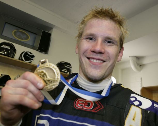 Ilkka Mikkola on voittanut kahdeksan Suomen mestaruutta, joista neljä Kärpissä.