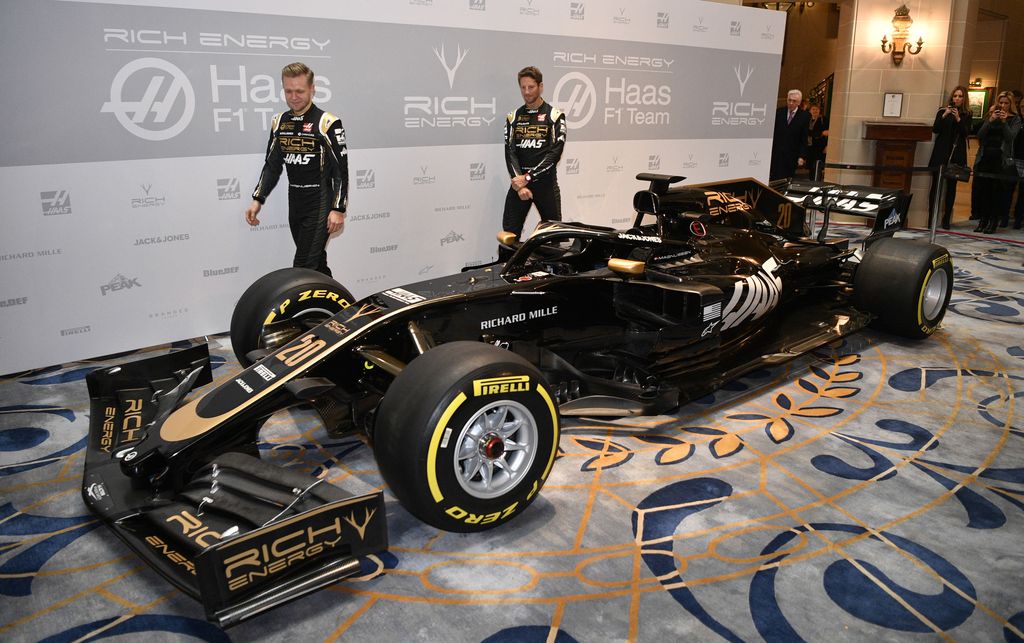 Hitti vai huti? Haas julkaisi ensimmäisenä F1-tallina uuden autonsa - väritys meni täysin uusiksi