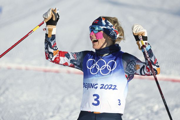 Therese Johaugille skiathlonin voitto oli erityinen.