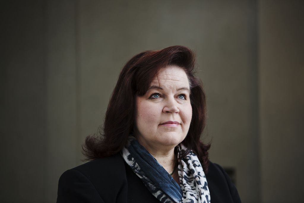 Ex-ministeri Anne Holmlund, 55, nosti sopeutumiseläkettä koko viime vuoden – ansaitsi yli 12 000 euroa kuukaudessa