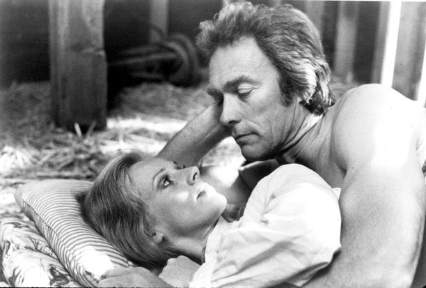 Sondra Locke ja Clint Eastwood näyttelivät yhdessä vuoden 1980 elokuvassa Lällärit lakoon.