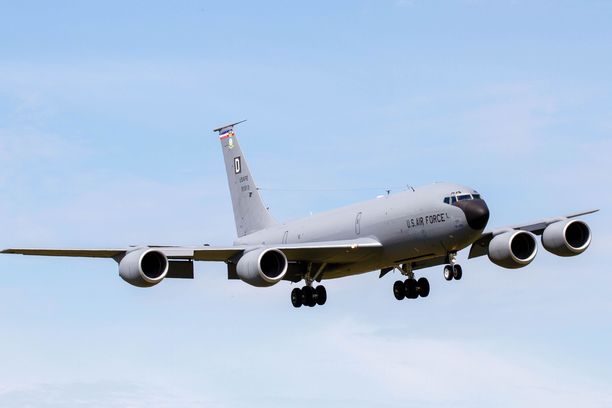 Kuvassa KC-135 Stratotanker -ilmatankkauskone.