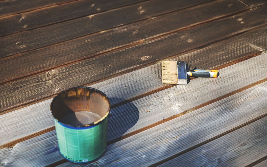 Älä tee tätä virhettä terassia öljytessäsi – Lopputulos voi olla katastrofi