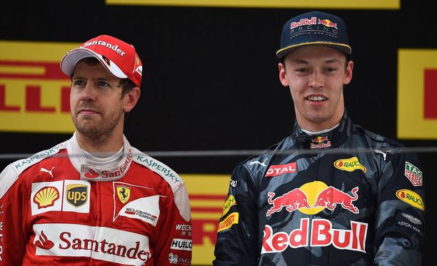 Sebastian Vettel (vas.) ei ole aina arvostanut Daniil Kvjatia kovinkaan korkealle.