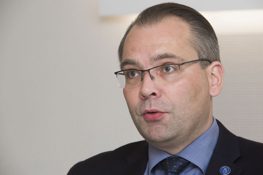 Sotalaivojen hankinta lykkääntyy - Ministeri Niinistö: ”Yllättänyt, miten monimutkainen sopimuskokonaisuus on”