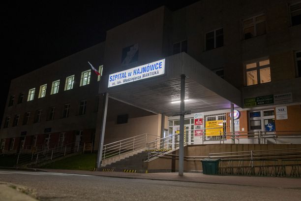 Hajnowkan sairaalassa itäisessä Puolassa on hoidettu metsässä kylmettyneitä siirtolaisia ja turvapaikanhakijoita. 