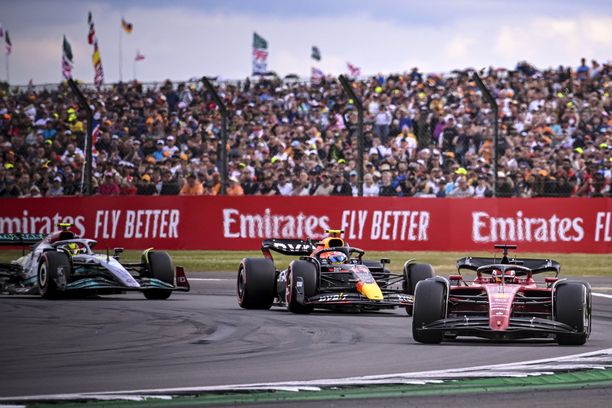 The Race: Ferrari ja Red Bull löysivät säännöistä porsaanreiän