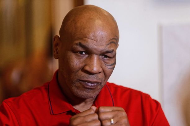 Mike Tyson haluaa takaisin nyrkkeilykehään.