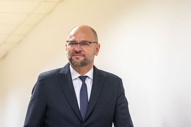 Slovakian talousministeri Richard Sulik erosi maanantaina. 