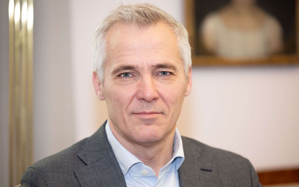 Opetus­ministeri: Siirretään kesäloma kahdella viikolla eteenpäin