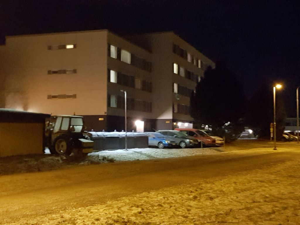 Tampereen surmatalon asukkaat järkyttyivät: Helikopteri laskeutui viereen, lääkäri ryntäsi sisään taloon