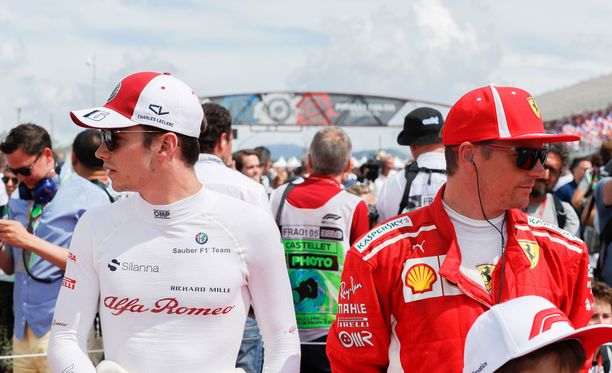 Kimi Räikkösen kakkostila Monzassa ei ehkä enää ehdi pelastamaan hänen jatkosopimustaan. Charles Leclerciin (vasemmalla) liittyvät Ferrari-puheet ovat viime päivinä taas voimistuneet.