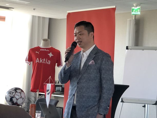 Jin Chang on Helsingin IFK:n jalkapalloseuran uusi omistaja. Mies tunnetaan myös Lucas-nimellä.