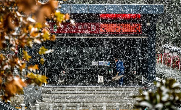 Rajut lumisateet vaatineet kuolonuhreja Japanissa