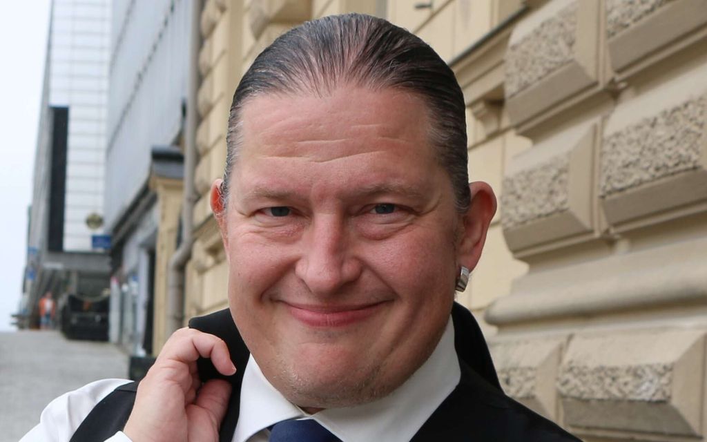 Kokoomuspomo äimän käkenä potkuistaan – ”Erikoisia syytöksiä”