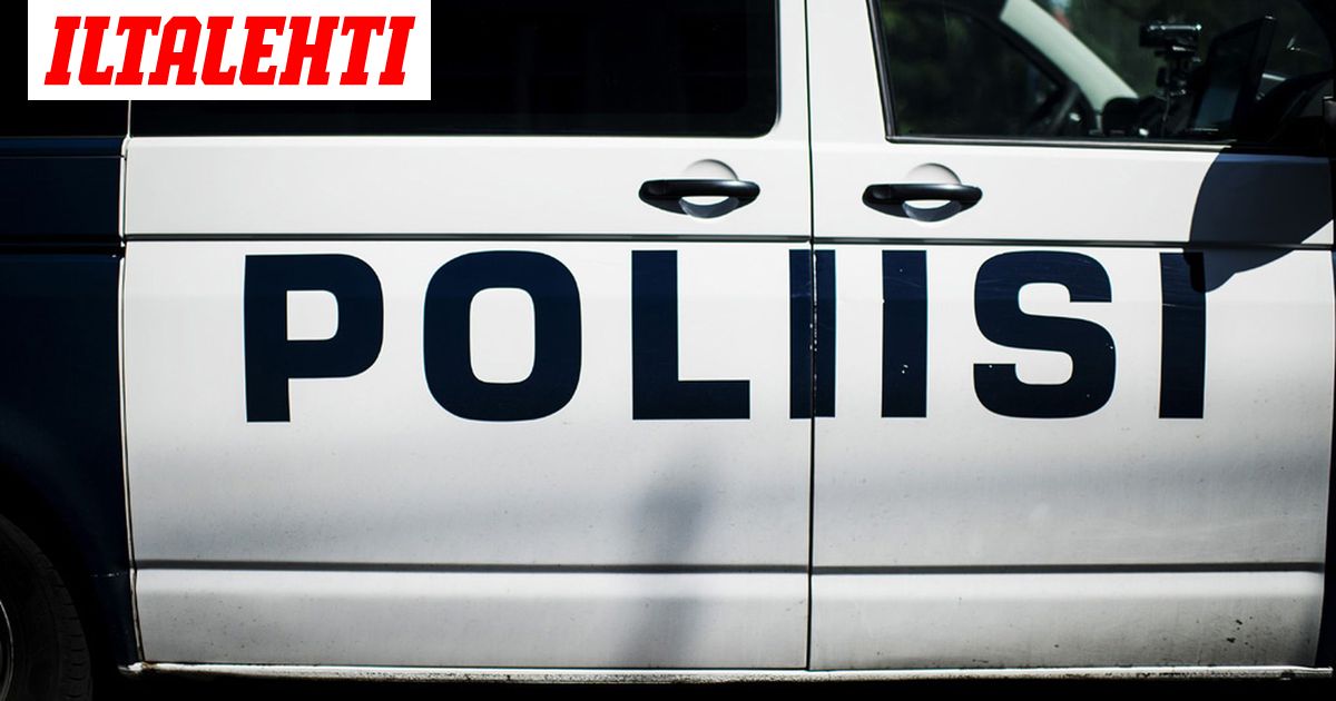 Traktorin kuljettaja kuoli Kuopion Vehmersalmella