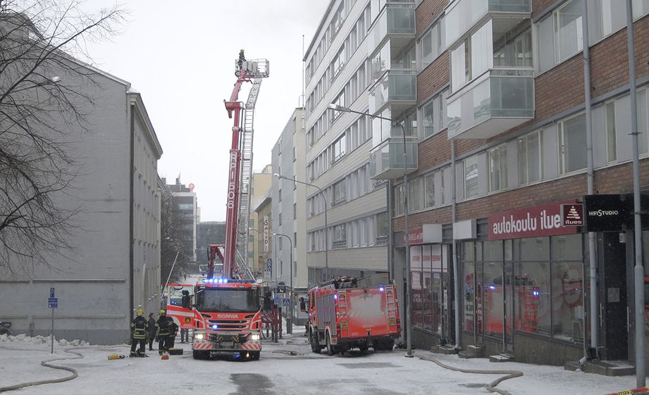 Tampereen Kerrostalopalosta Yksi Kiinniotto - ”Yön Tapahtumat Haarukassa”