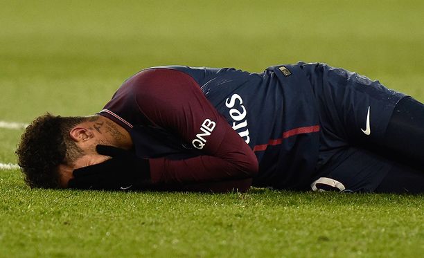 Neymar on sivussa 2,5-3 kuukautta jalkapöydän murtuman vuoksi.