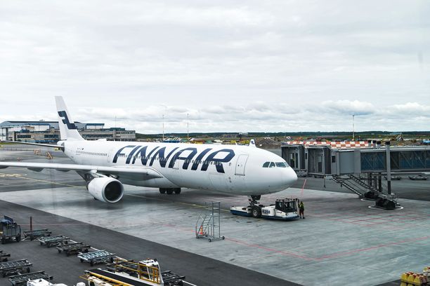 Lentokone laskeutui lauantaina rikkinäisellä renkaalla Helsinki-Vantaalle. Kuvituskuva.