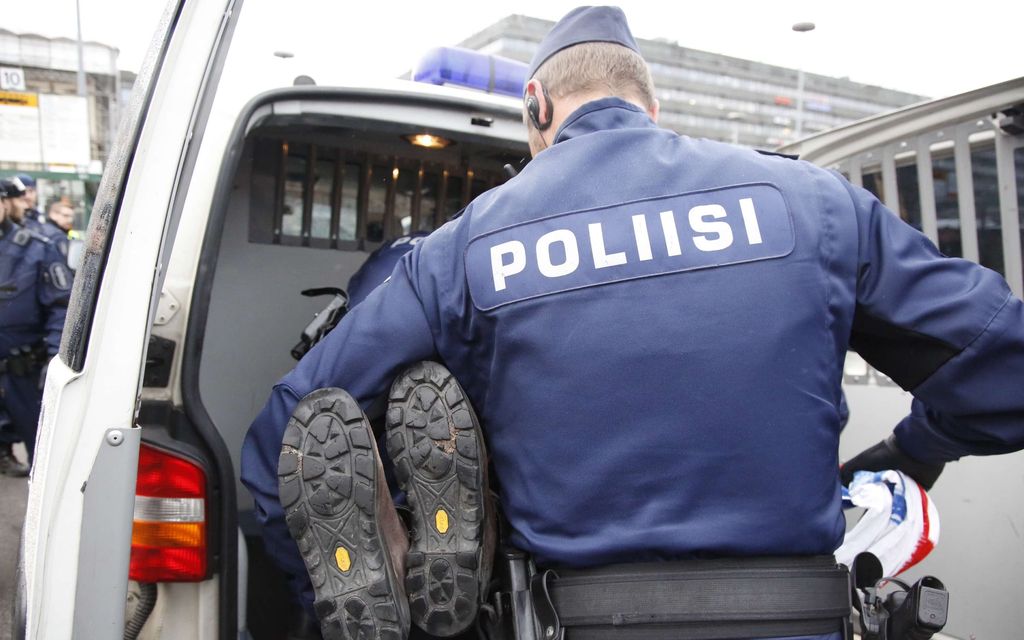 Joukkotappelu Oulussa vappuaamuna    
