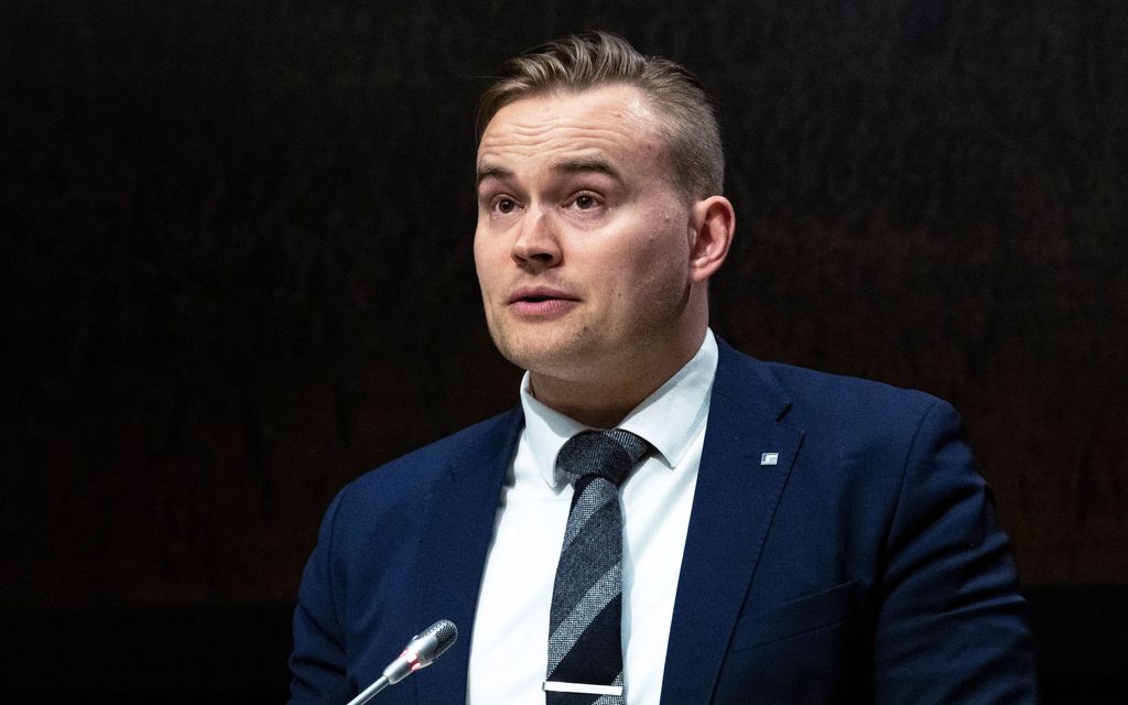 Metsä­keskustelu käy kuumana eduskunnassa: Ministeri Kurvinen kehotti kokoomusta erottamaan Sirpa Pietikäisen