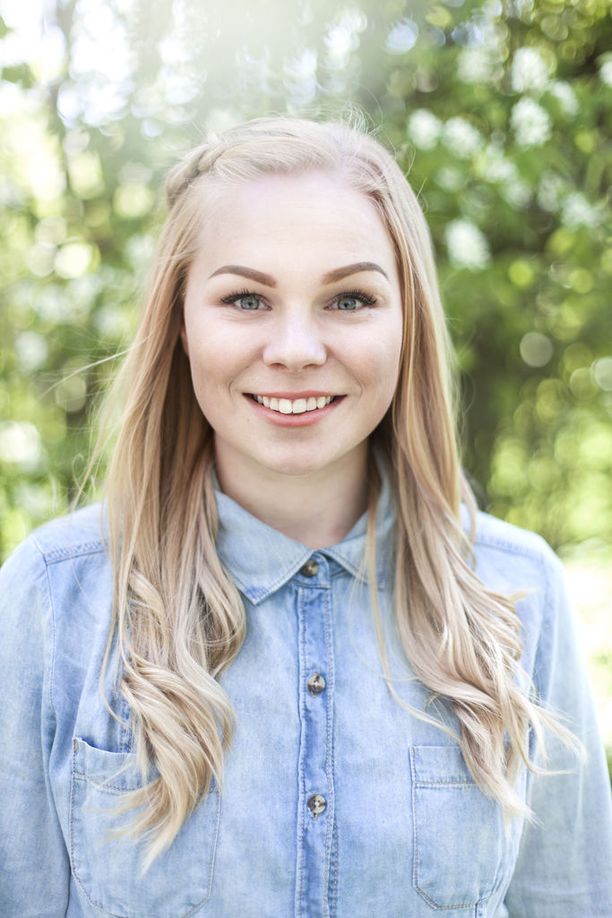 Iina Karinen opiskelee Helsingissä klinikkaeläinhoitajaksi. Seksuaali ja sukupuolivähemmistöjen kohtelu terveydenhuollon piirissä on lähellä hänen sydäntään.