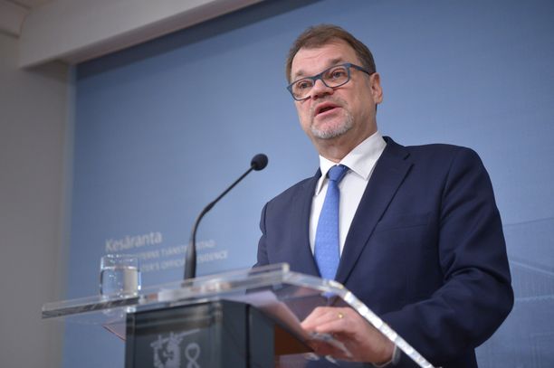 Pääministeri Sipilä kommentoi hallituksen eroa Kesärannassa.