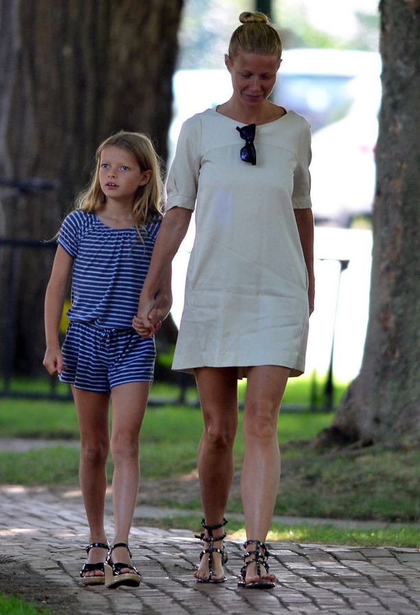 Gwyneth Paltrow tyttärensä Applen kanssa.