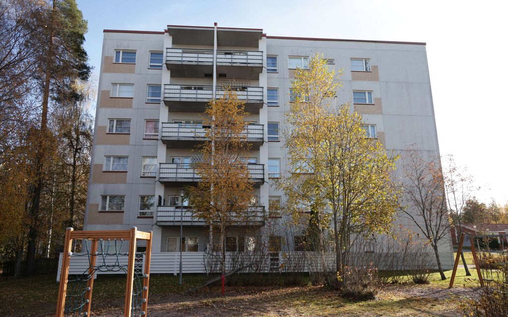 Pienen lapsen isä todisti operaatiota naapuritalossa – Karmea totuus paljastui neljän päivän päästä