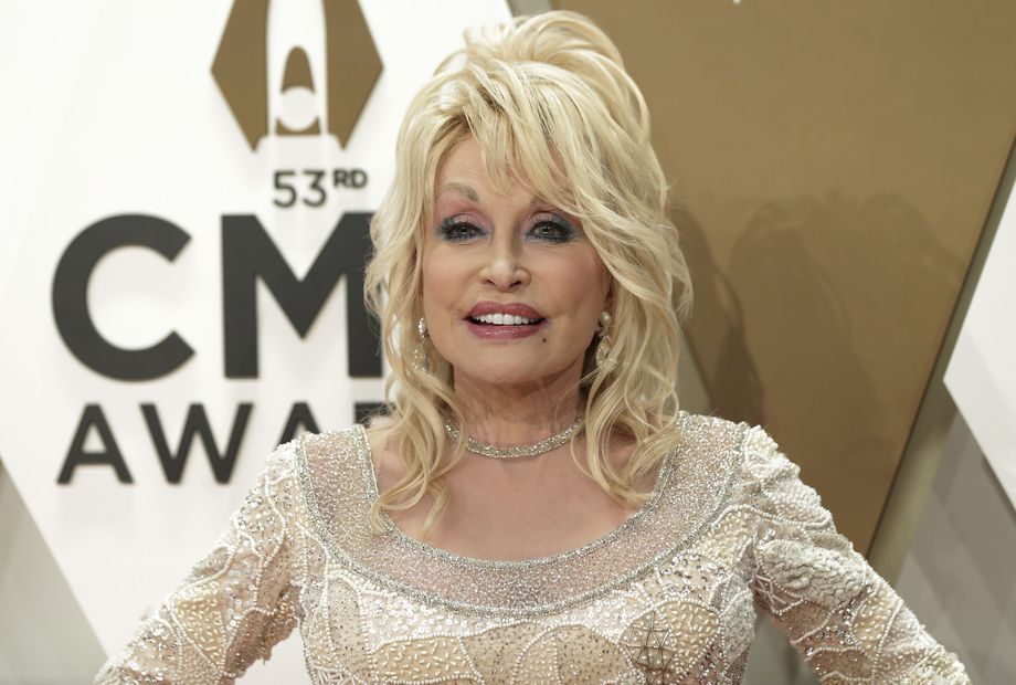 Dolly Parton says she's done with touring, wants to be 'closer to