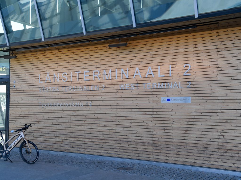 Joku painoi palohälytysnappia: Helsingin Länsiterminaali tyhjennettiin risteilyasiakkaista