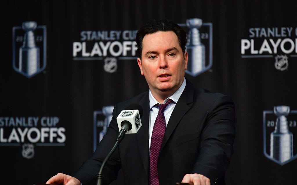 NHL:n katastrofi­seura potki valmentajansa pihalle