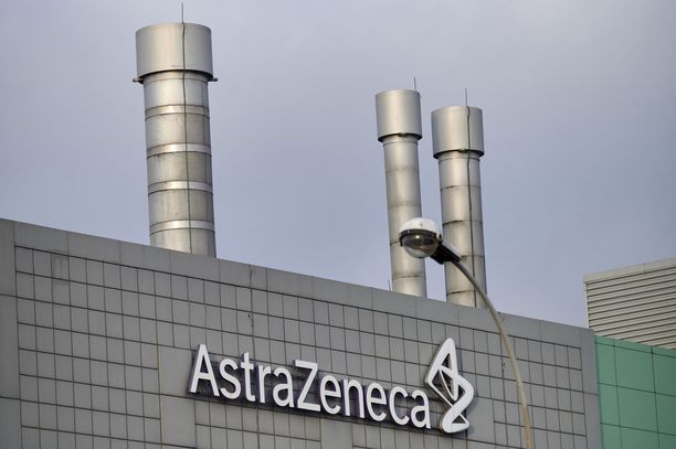 EU vaatii rokotevalmistajilta, että ne kertovat mihin rokotteita on viety unionin alueelta. Kuvassa AstraZenecan tuotantolaitos Ranskassa.