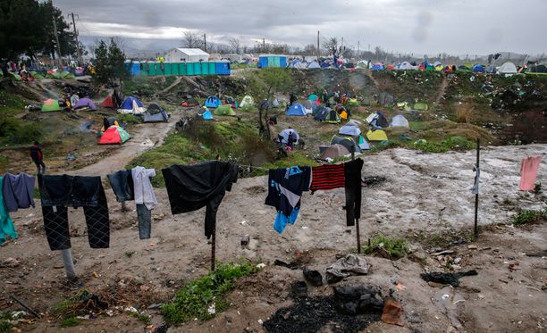 Pakolaisleiri Kreikan ja Makedonian rajalla.