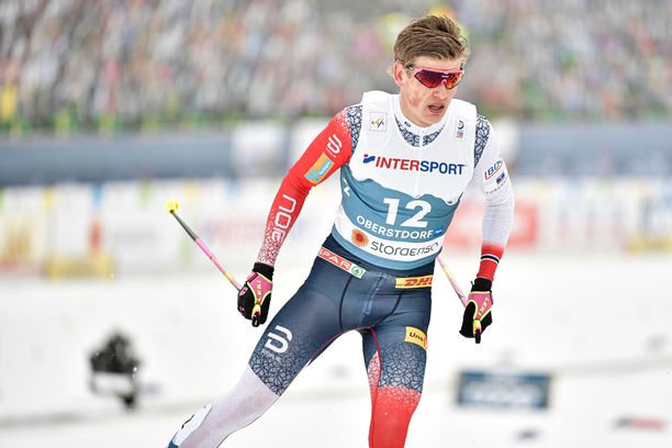 Johannes Kläbo tuli 50 kilometrin kilpailussa ensimmäisenä maaliin, mutta hänet hylättiin.